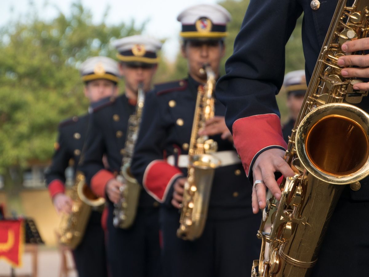 Jak festiwal jazzowy w Warszawie łączy pasję do muzyki z lokalnymi usługami i wsparciem technicznym