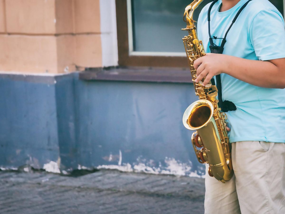 Jak przygotować się na letni festiwal jazzowy w Warszawie: praktyczne wskazówki i informacje medyczne