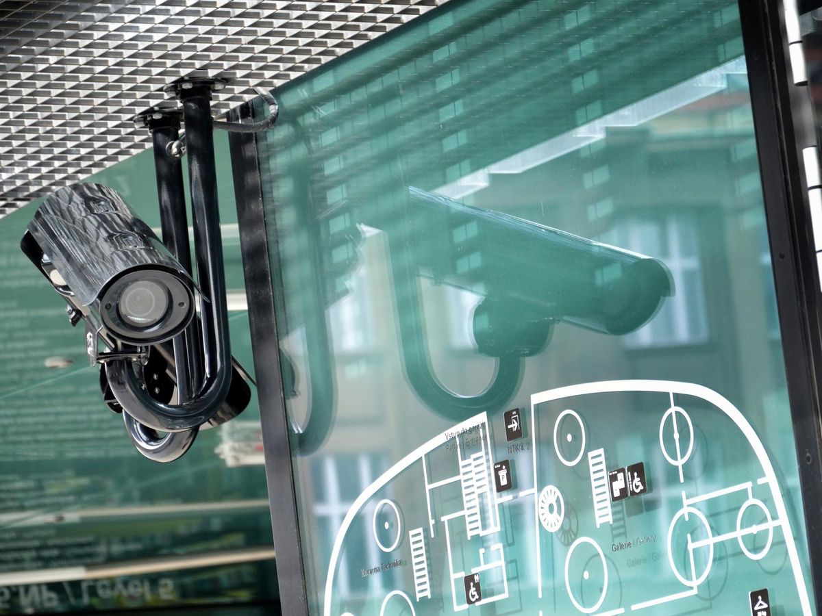 Jak monitoring i systemy kamer wspierają bezpieczeństwo letnich festiwali jazzowych w Warszawie