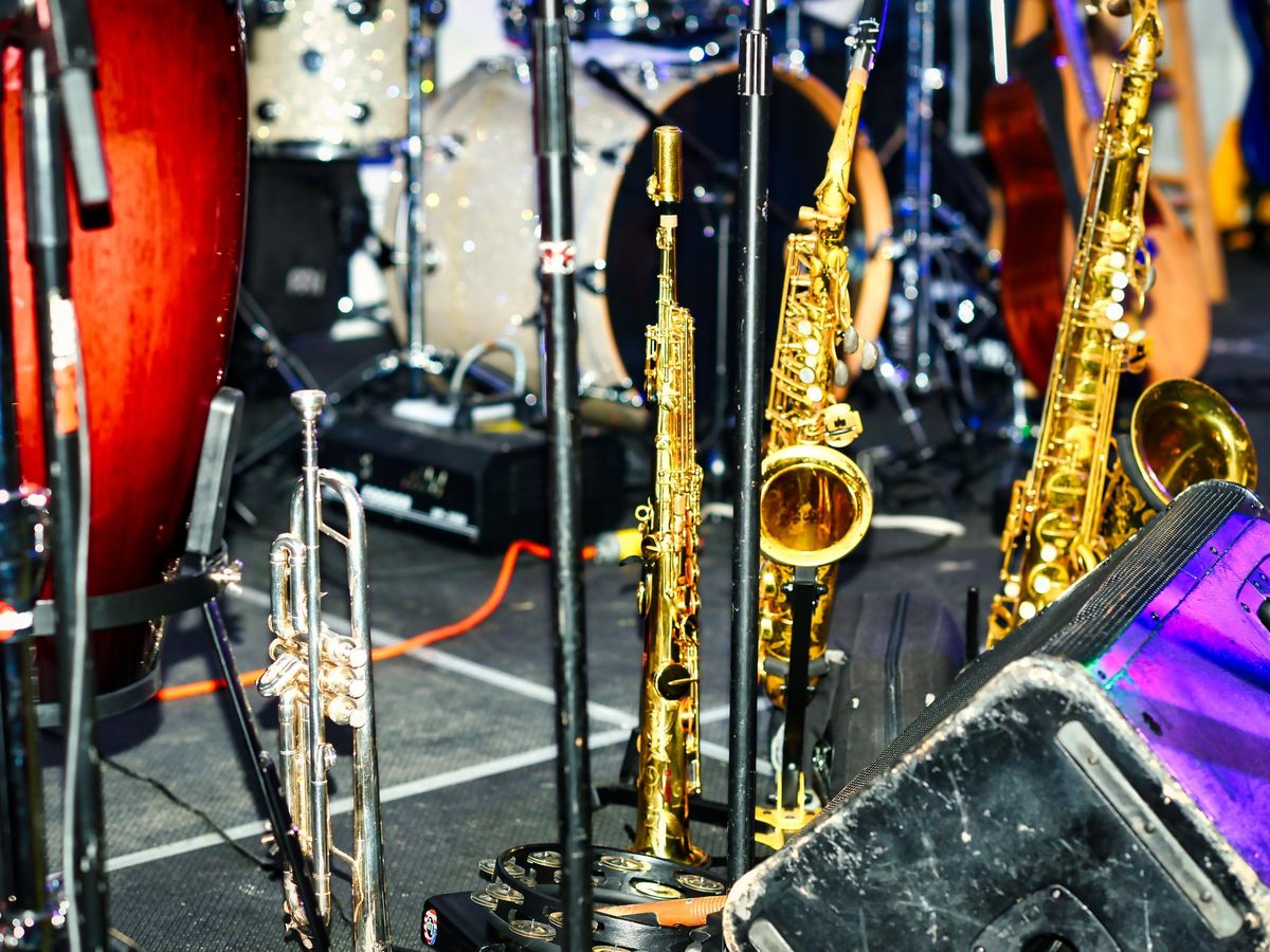 Jak warszawski festiwal jazzowy wzbogaca letnie wieczory muzyką na najwyższym poziomie
